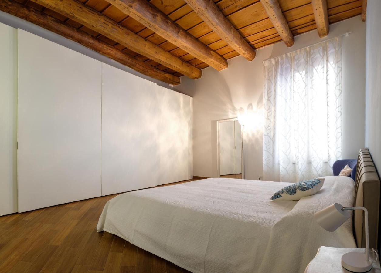 Apartamento La Terrazza In Centro Verona Exterior foto