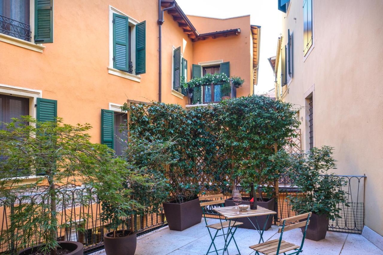 Apartamento La Terrazza In Centro Verona Exterior foto